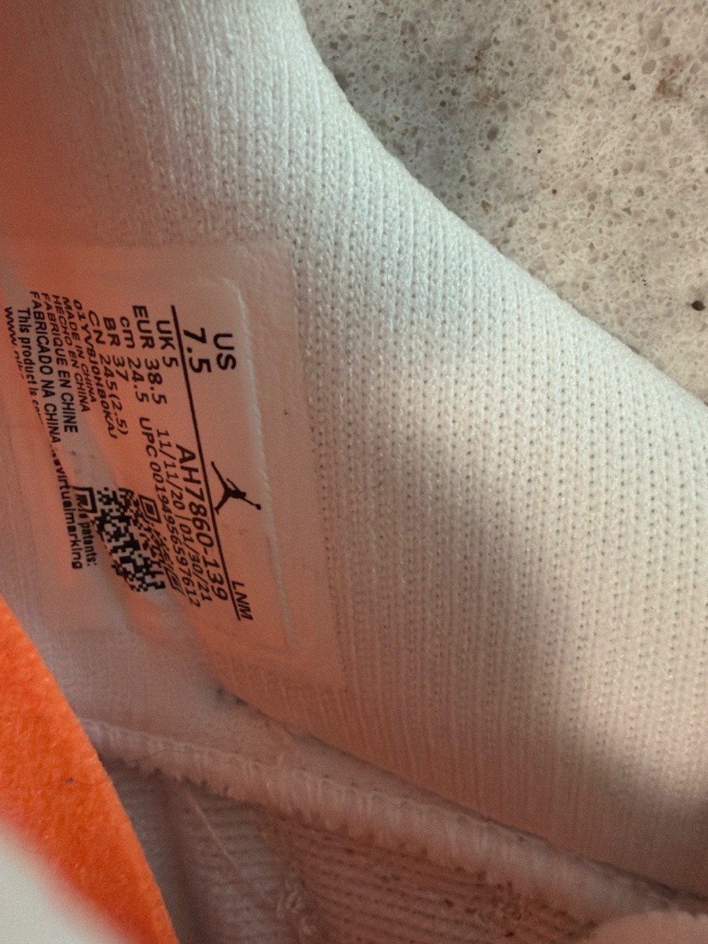 Jordan 11 retro low - Picture 4 of 5